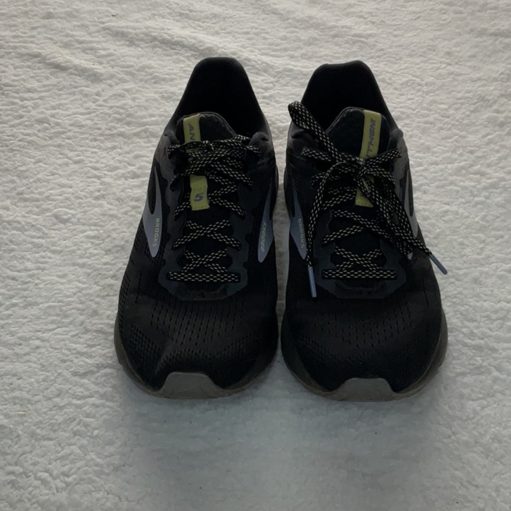 Brooks Woman’s Black and Gray Athletic Shoes - Picture 2 of 8